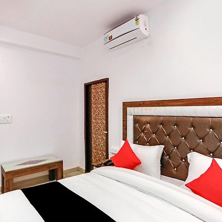 Hotel O Golden Stone Ghaziabad Eksteriør billede