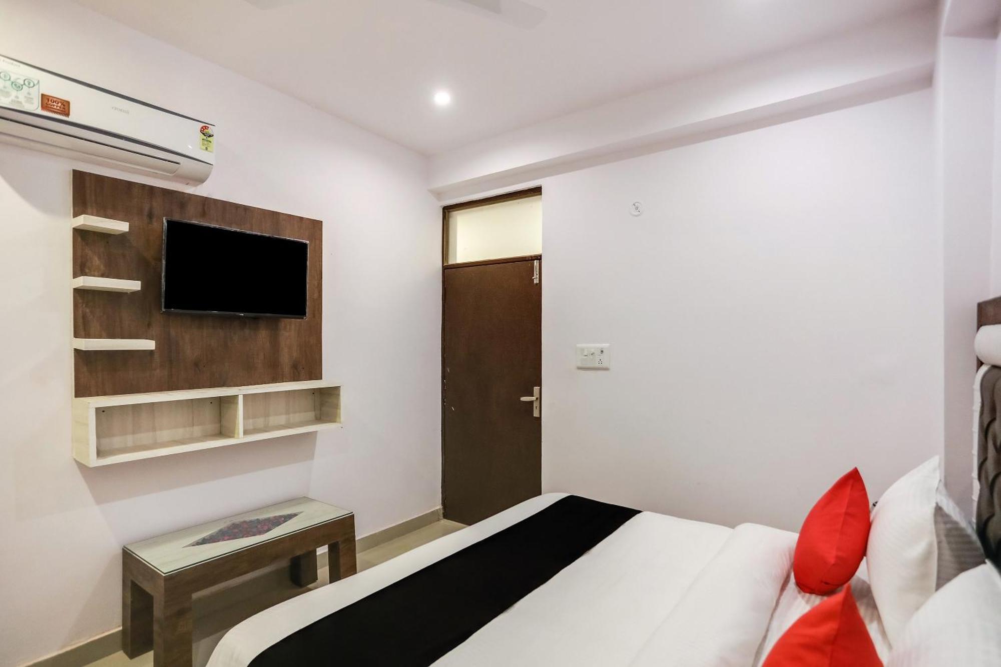 Hotel O Golden Stone Ghaziabad Eksteriør billede