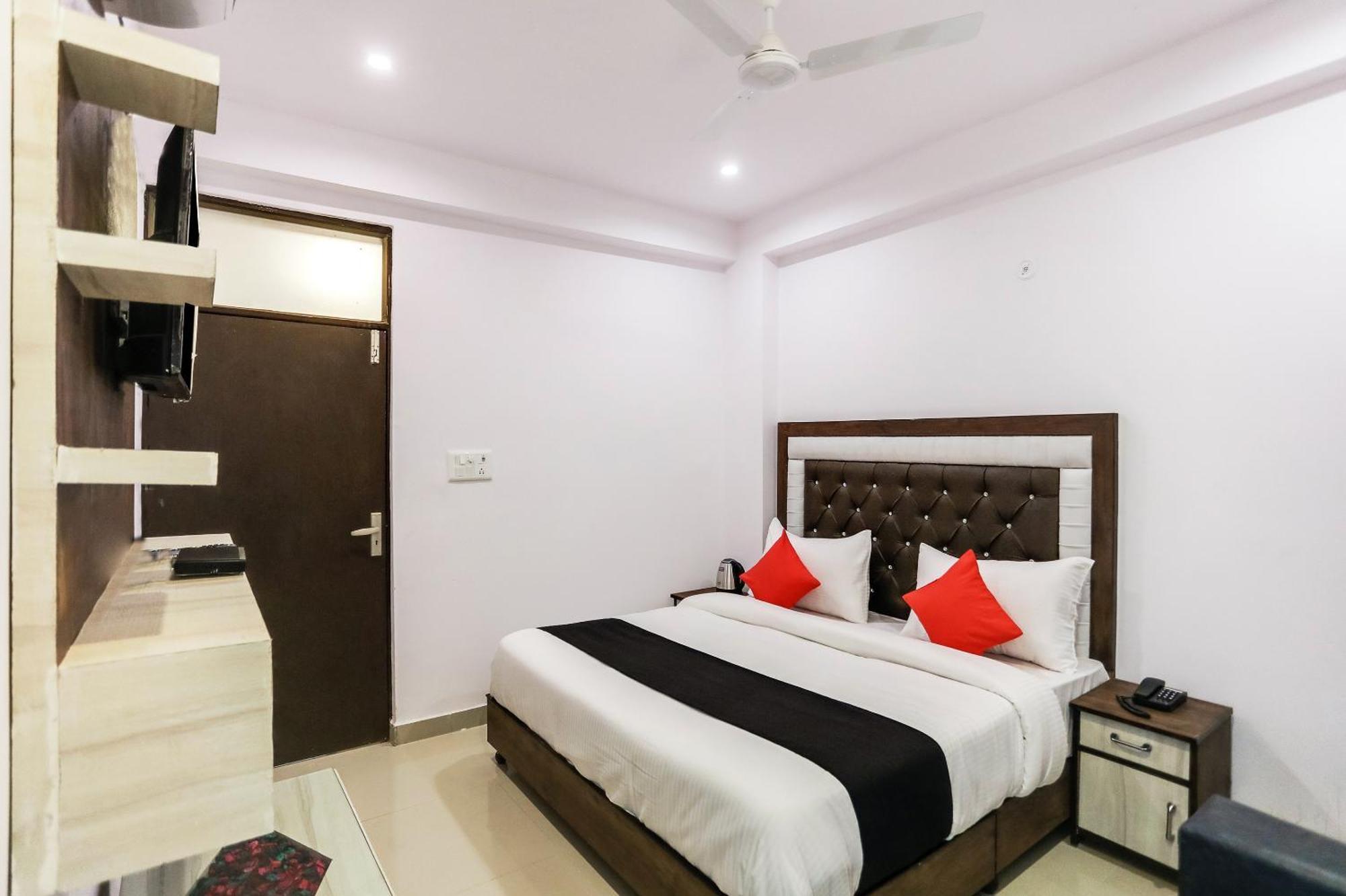 Hotel O Golden Stone Ghaziabad Eksteriør billede