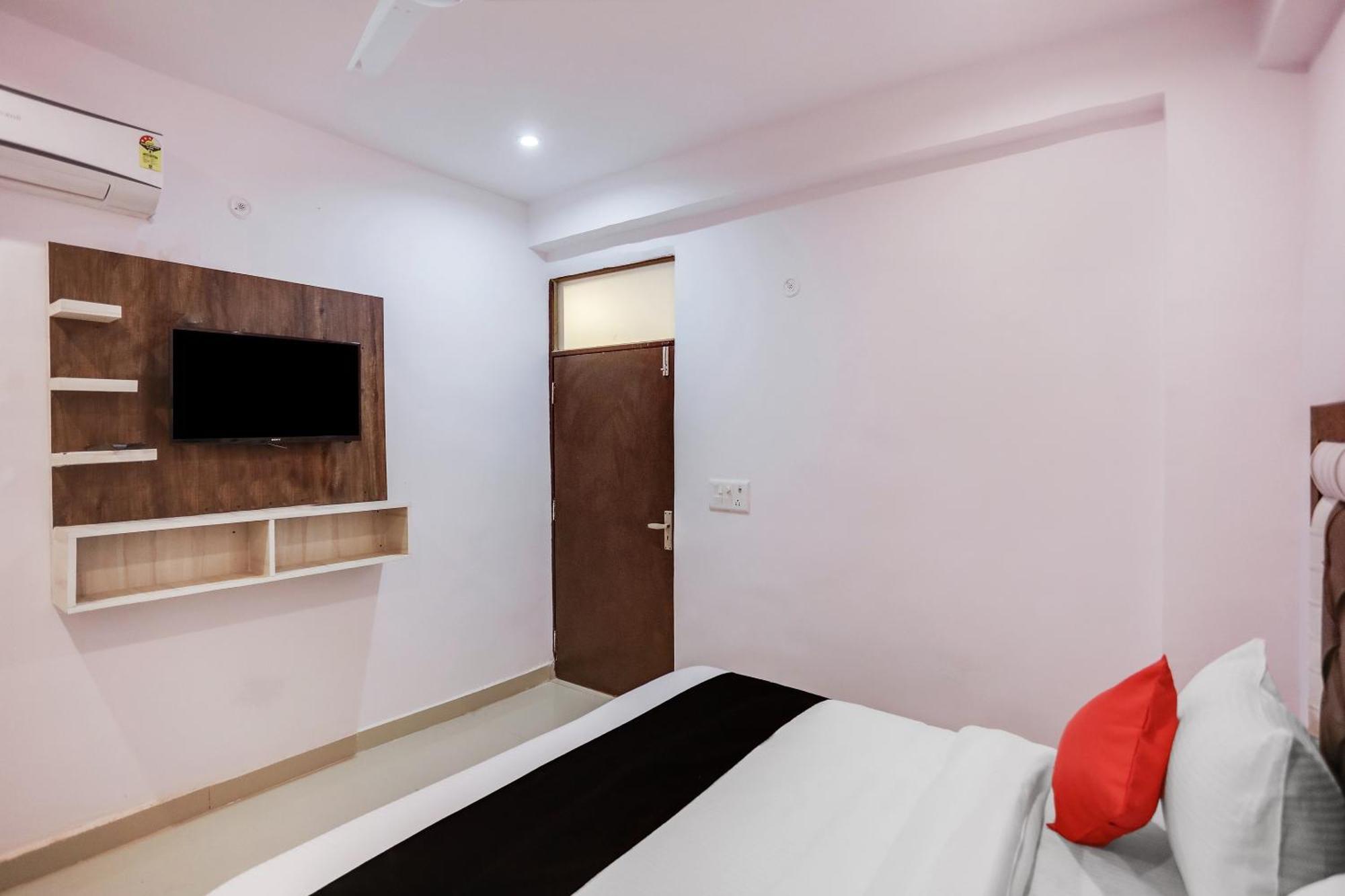 Hotel O Golden Stone Ghaziabad Eksteriør billede