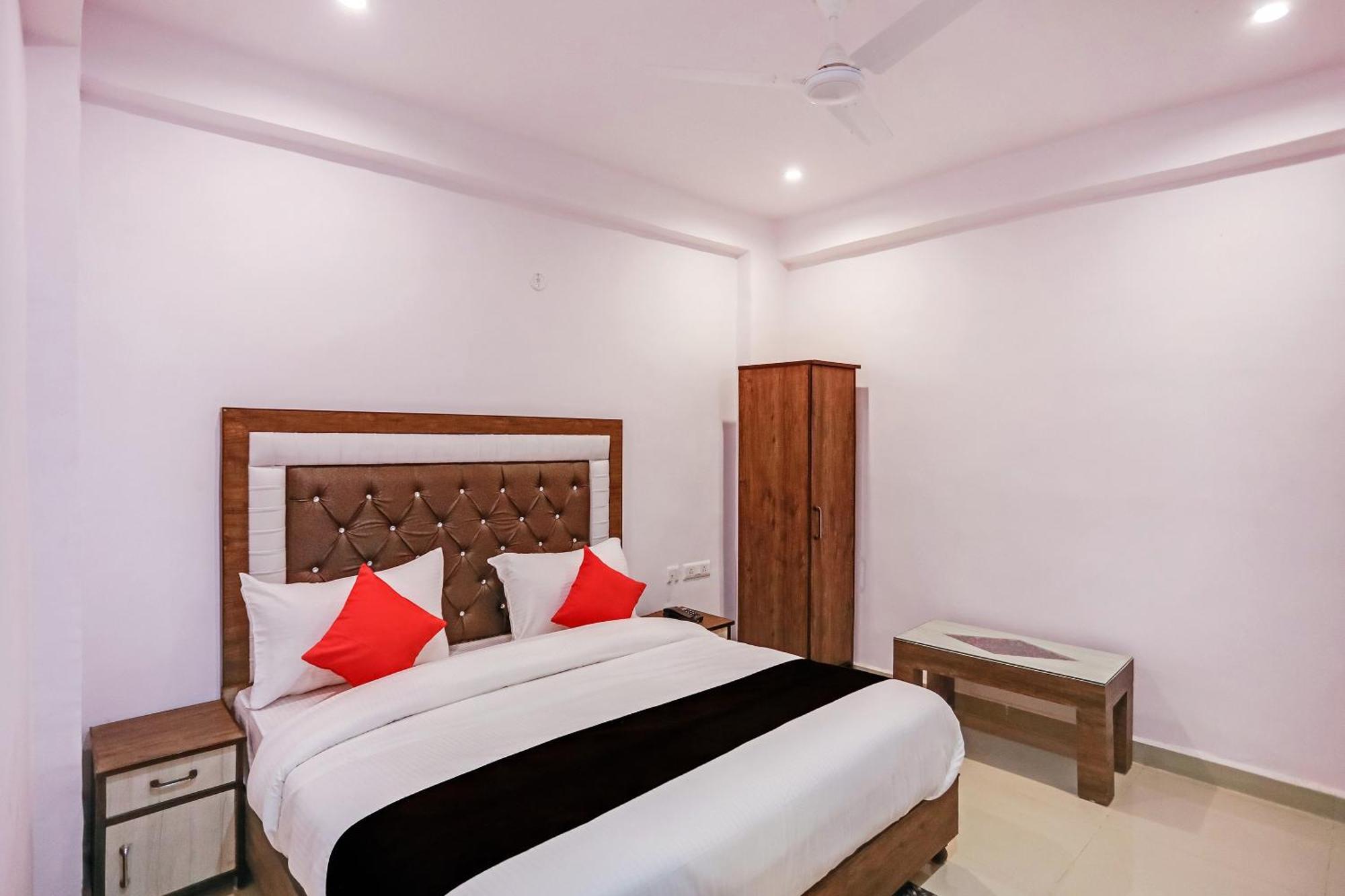 Hotel O Golden Stone Ghaziabad Eksteriør billede