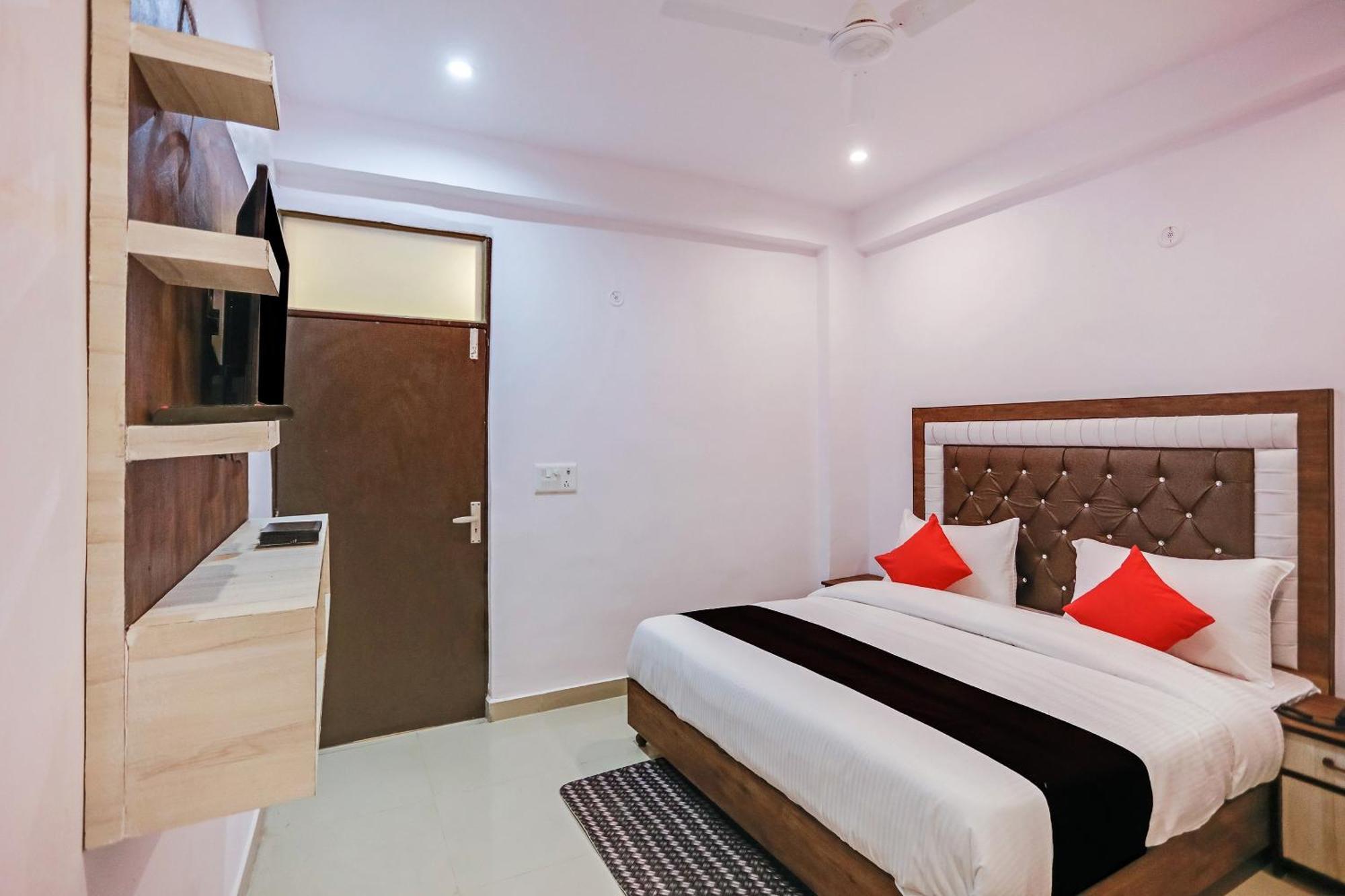 Hotel O Golden Stone Ghaziabad Eksteriør billede