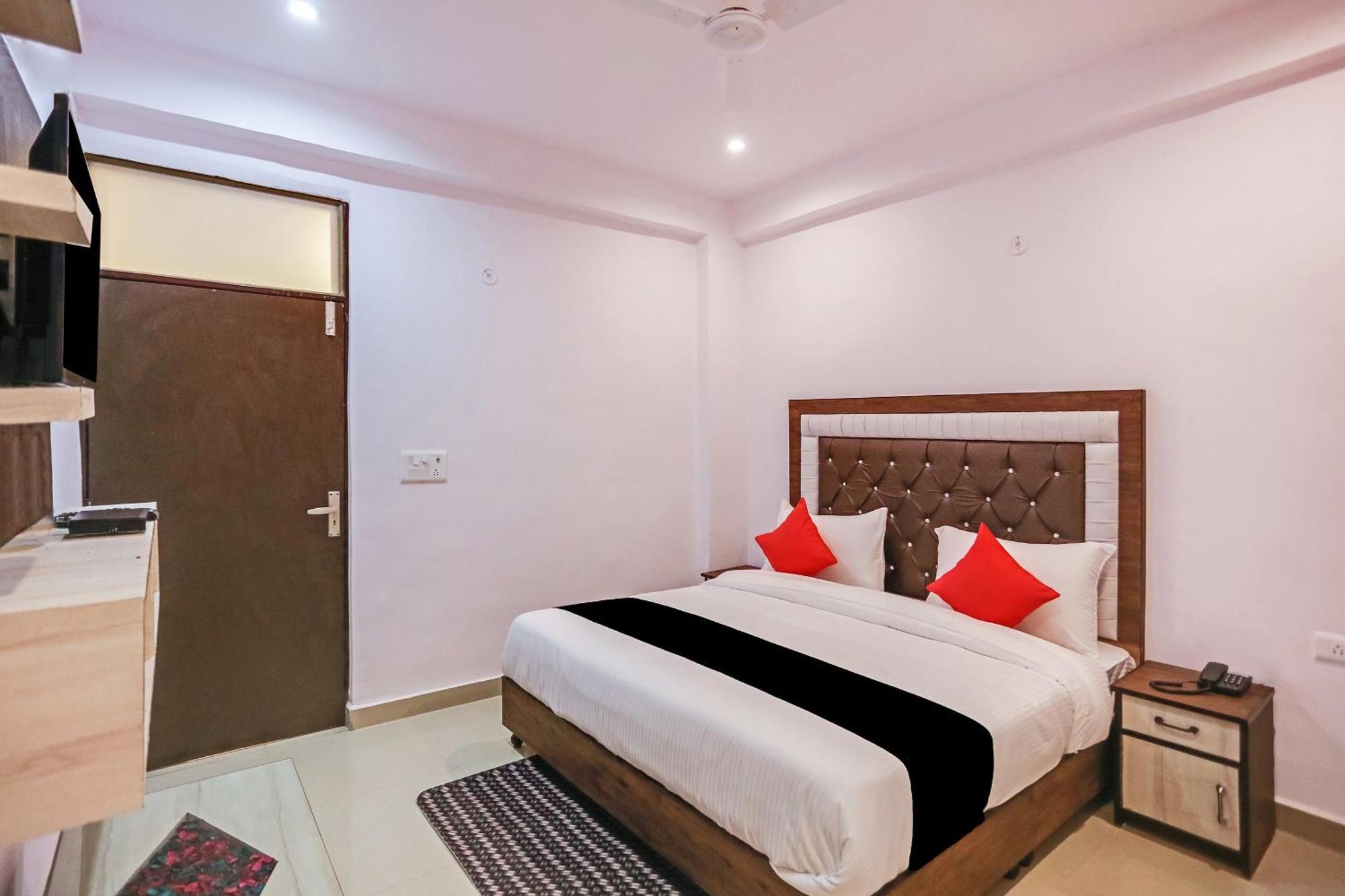 Hotel O Golden Stone Ghaziabad Eksteriør billede